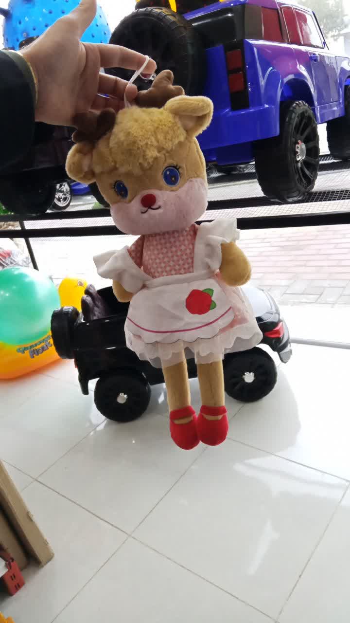 عروسک گوزن شاخ دار لباس دار ۴۰ سانتی متری